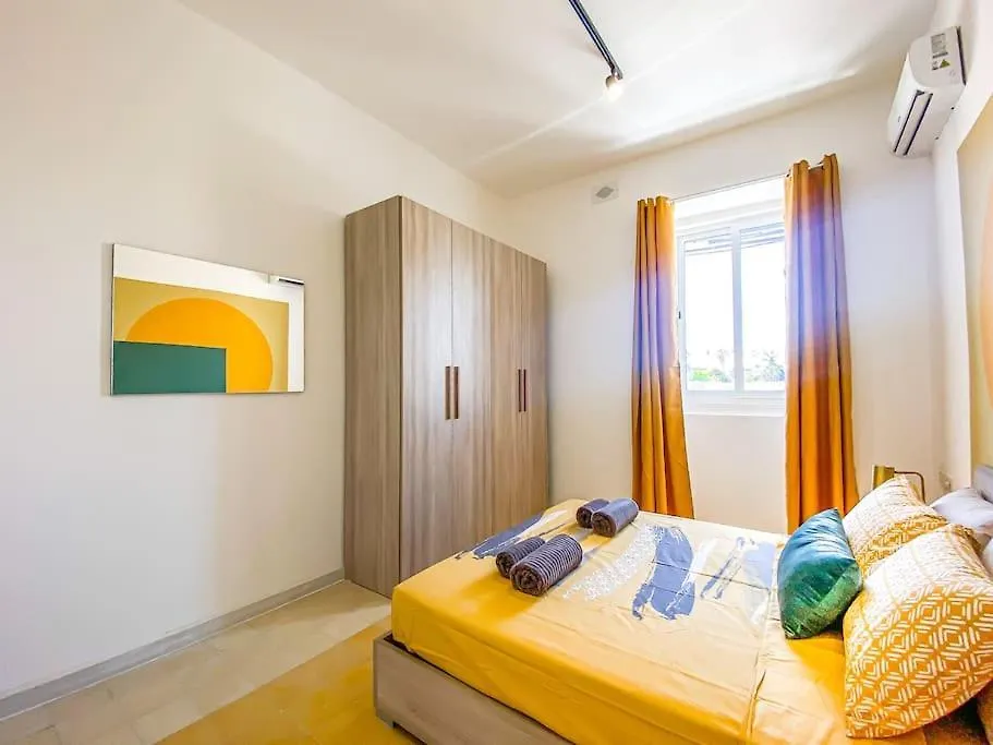 Апартаменты Moonstone Manor 3- Sliema Strand, Gzira 0*,