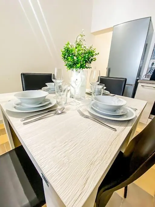 Апартаменты Moonstone Manor 3- Sliema Strand, Gzira
