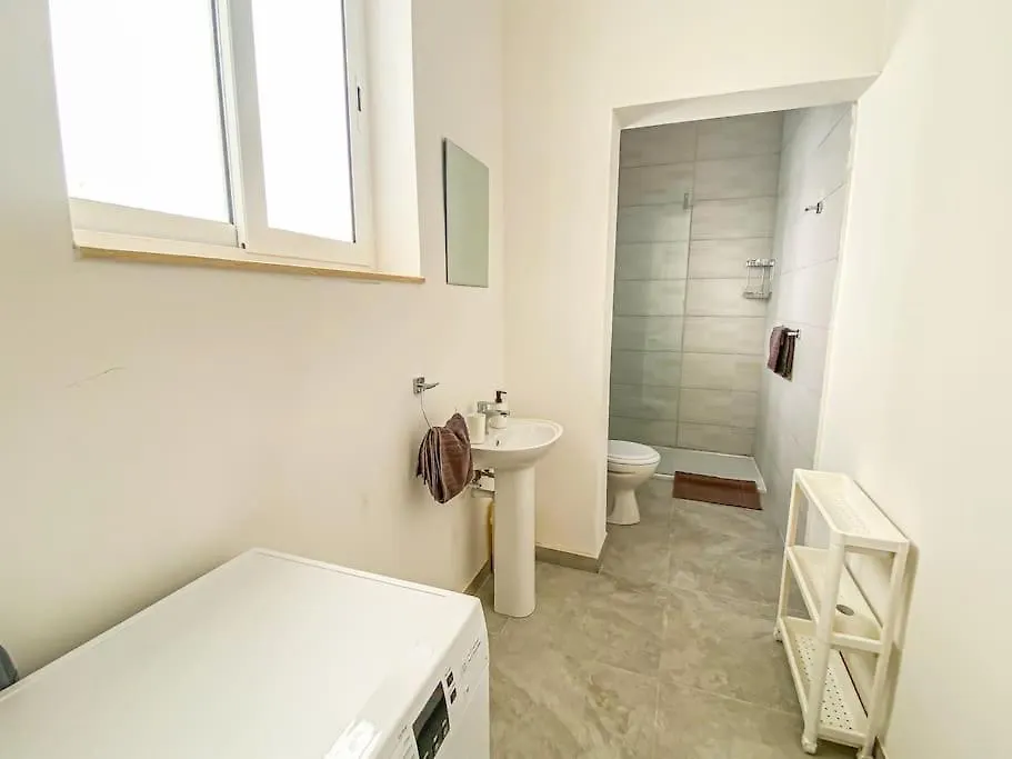 Moonstone Manor 3- Sliema Strand, Gzira Lägenhet